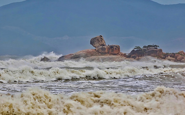 Khánh Hòa đóng cửa 3 di tích, danh thắng để tránh bão Kalmaegi