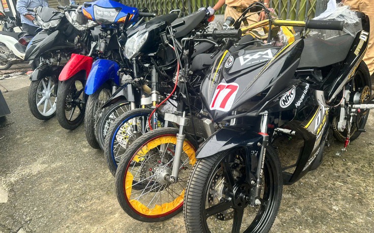 Đột kích lò độ xe: CSGT TP.HCM thu giữ hàng loạt xe, phụ tùng không rõ nguồn gốc