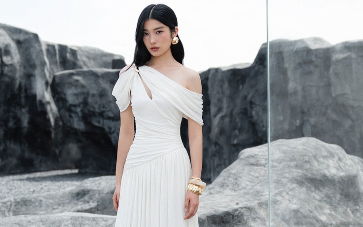 Trở nên thời thượng chỉ với một chiếc váy trắng, đen