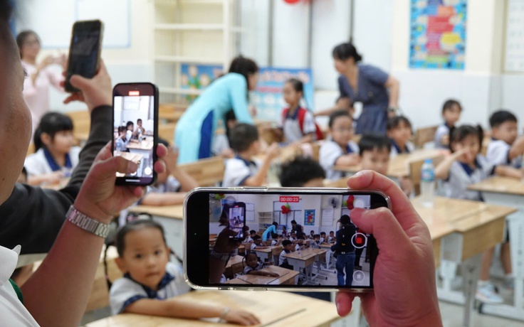 Bị phạt nếu ép con học quá mức: Đâu là cách đồng hành hợp pháp, hiệu quả?