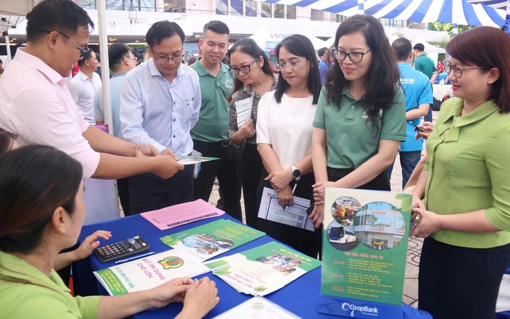 TP.HCM: Phường An Đông chuyển đổi số, hướng dẫn người dân cách làm thủ tục nhanh