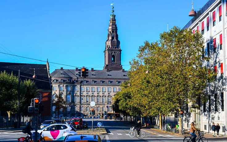 Bay thẳng tới xứ sở chuyện cổ tích Andersen