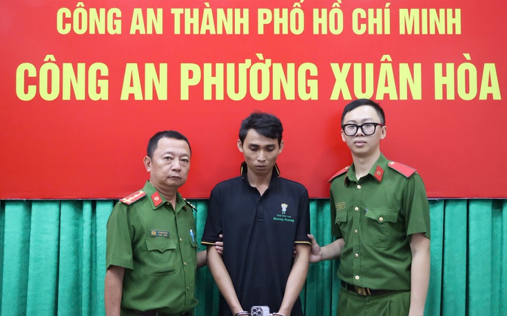 TP.HCM: Cướp giật điện thoại giữa ban ngày, chưa kịp bán thì bị công an bắt