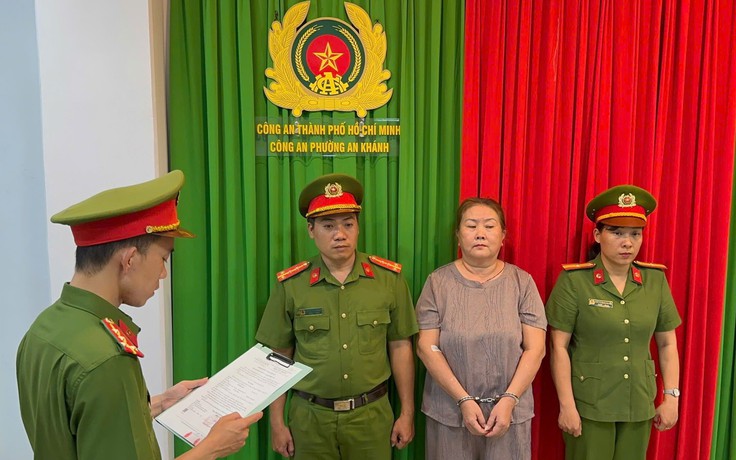 Công an TP.HCM bắt tạm giam người phụ nữ cho đổ chất thải lên đất của mình