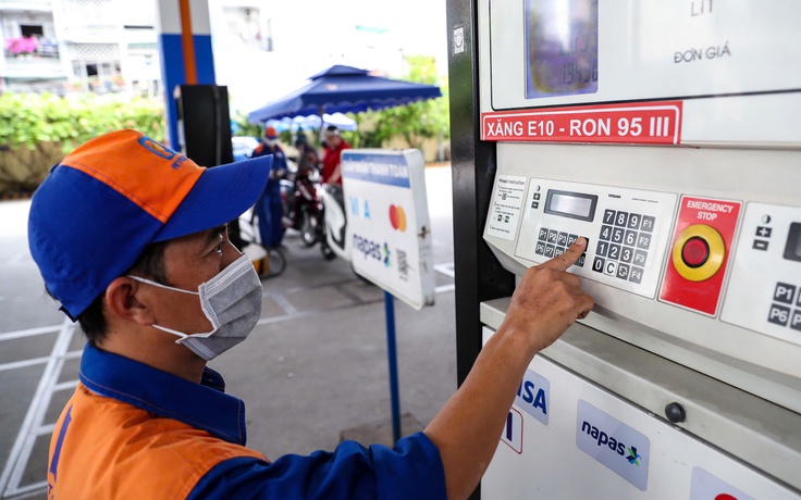 Giá xăng dầu hôm nay 11.12.2025: Biến động, xăng trong nước chiều nay thế nào?