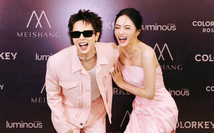 Duy Khánh đọ sắc hồng với Hương Giang, tái hiện khoảnh khắc 'Ôi thôi chết'