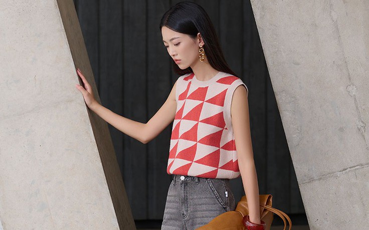 Không ngại thử thách với trang phục họa tiết hình học sành điệu