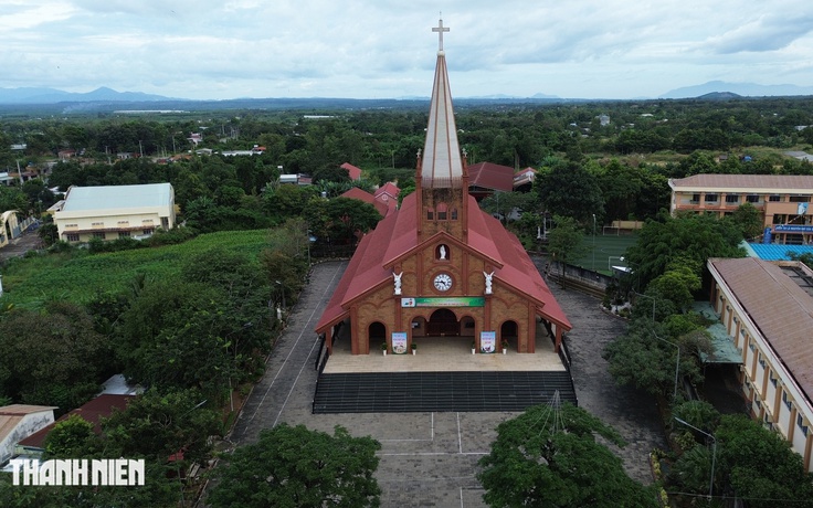 Độc đáo nhà thờ gỗ giáo xứ Gia Ray: Không dùng đến một chiếc ốc vít