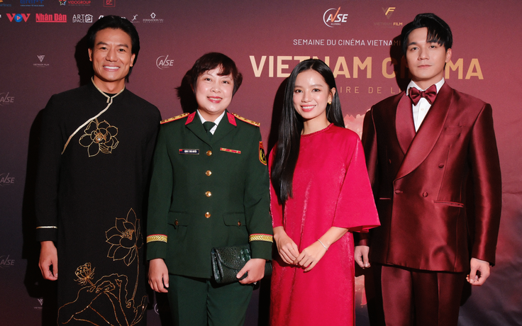 'Mưa đỏ' gây xúc động khi trình chiếu tại Pháp