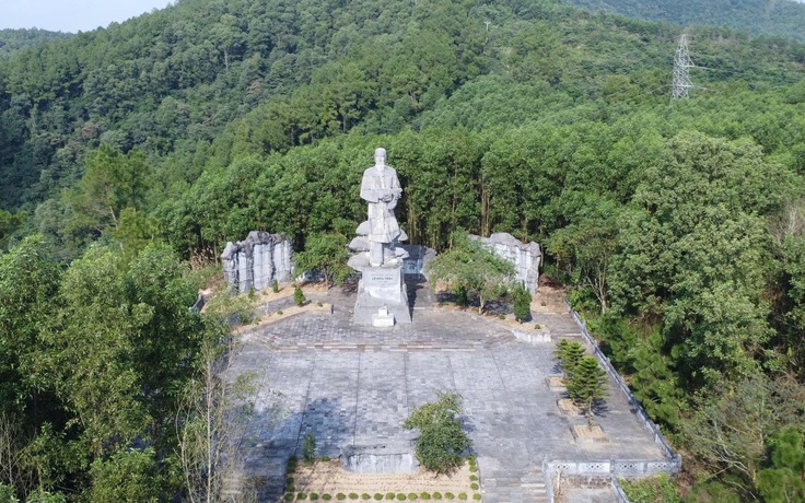 Tinh tú đất Việt: Thuốc nam chữa bệnh cho người Nam