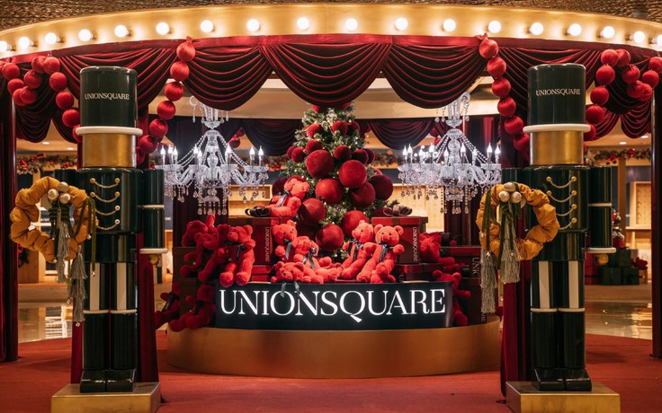 Rực rỡ 'Làng Giáng sinh' ngay trong trung tâm thương mại