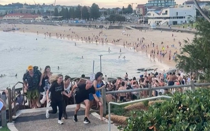 Nhân chứng kể khoảnh khắc xả súng kinh hoàng ở Sydney