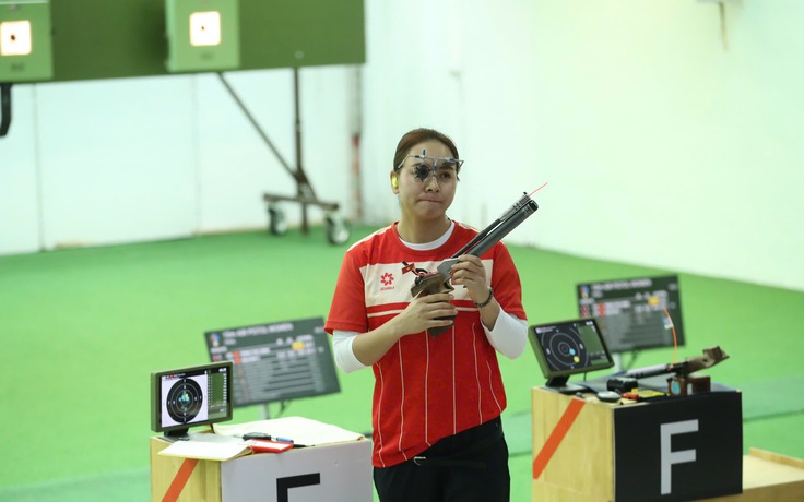 Trịnh Thu Vinh rực sáng giành 2 HCV, liên tiếp phá kỷ lục SEA Games: 'Tôi thường nói với bạn súng rằng...'