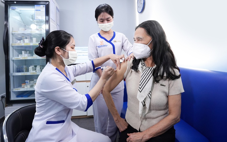 Việt Nam có vắc xin RSV thế hệ mới phòng viêm phổi cho người lớn