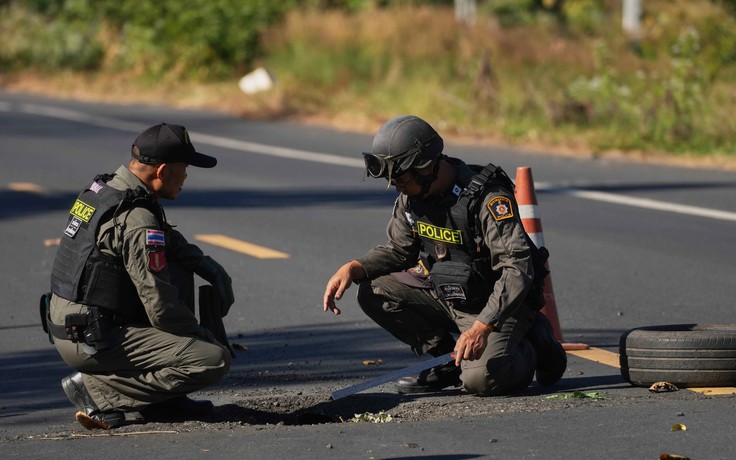 Giao tranh Thái Lan - Campuchia tiếp diễn, ASEAN hoãn họp ngoại trưởng