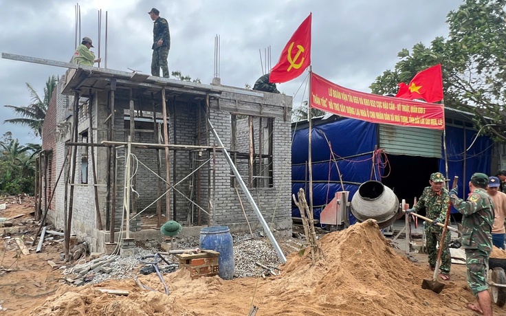 Dầm mưa, ăn ở tại công trường: Bộ đội 'thần tốc' xây nhà cho dân kịp tết 2026