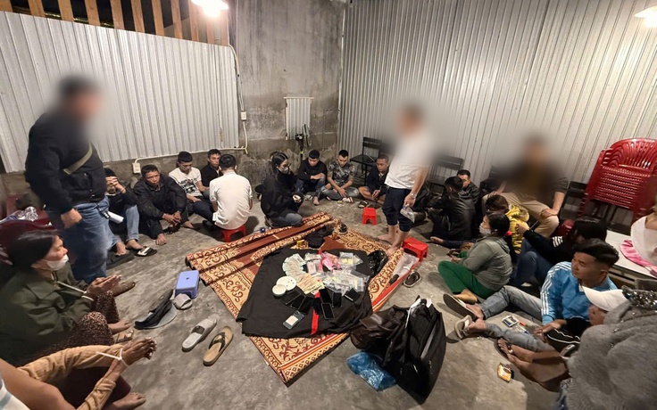 Công an TP.Huế xóa sới bạc xóc đĩa trong quán cà phê