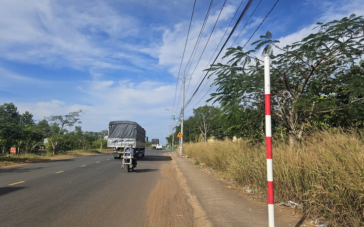 Tháo dỡ biển báo 20 km/giờ ở Đồng Nai sau phản ánh của Báo Thanh Niên