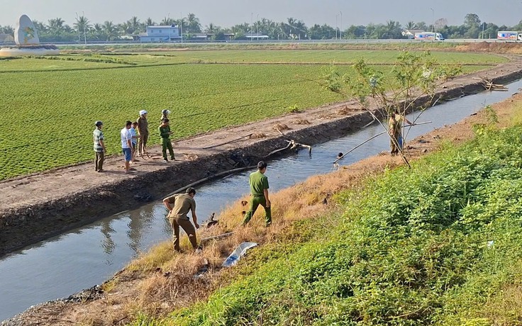 Đồng Tháp: Khống chế người đàn ông đập phá tài sản công trình thi công nút giao cao tốc