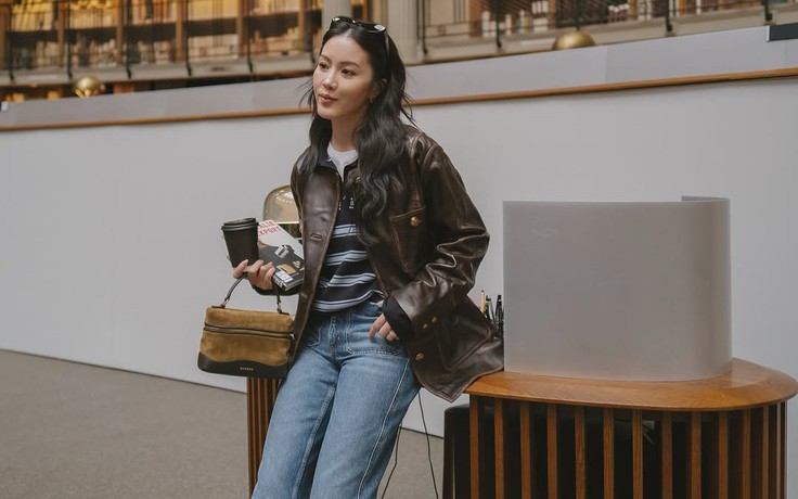 Quần jeans xanh và những bản phối đẹp nhất mùa