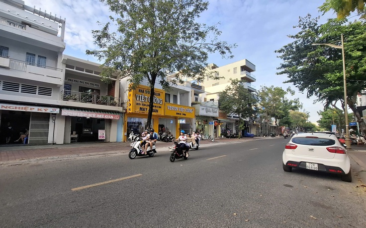 Phường Vũng Tàu xử lý lấn chiếm vỉa hè: Không có vùng cấm, không có ngoại lệ