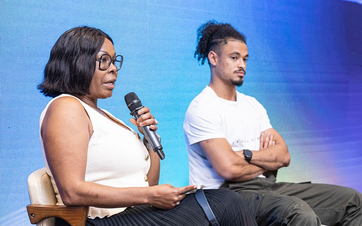 Nỗi đau người mẹ khi con trai cầu thủ cắt bỏ chân vì bệnh não mô cầu