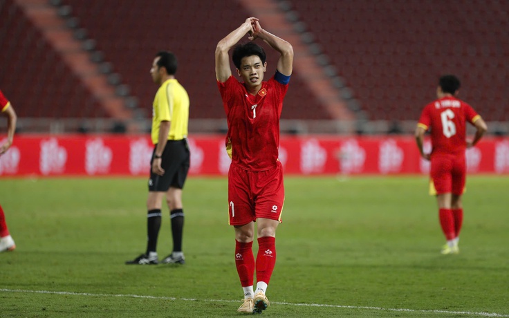 Đình Bắc thực sự trưởng thành, HLV Kim muốn trò cưng ra biển lớn