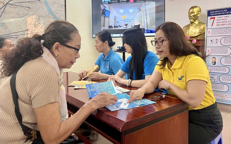 Người cao tuổi ở TP.HCM được cấp BHYT miễn phí cần làm gì khi thẻ hết hạn?