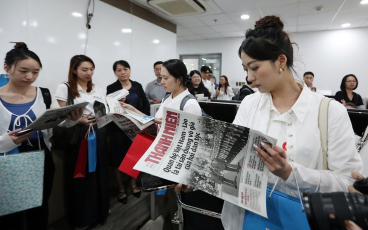 Giáo sư và nghiên cứu sinh ĐH Truyền thông Trung Quốc thăm tòa soạn Báo Thanh Niên