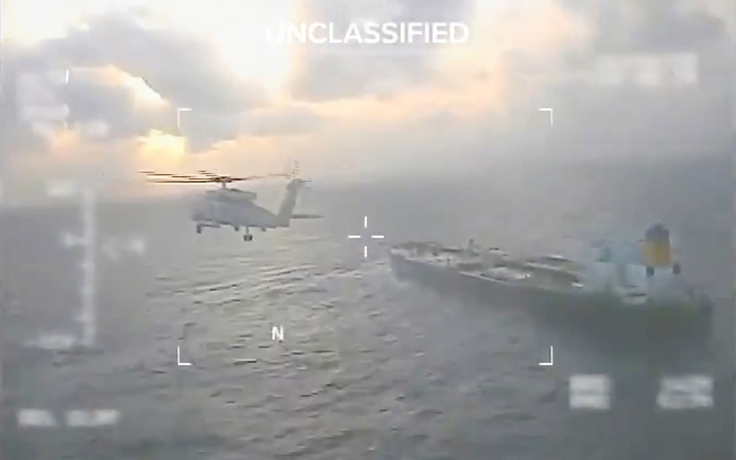 Mỹ lại bắt tàu dầu ngoài khơi Venezuela