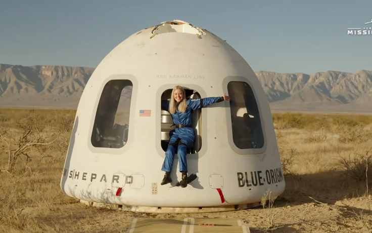 Người ngồi xe lăn đầu tiên vươn đến rìa không gian