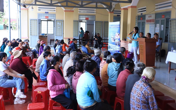 Khám chữa bệnh, cấp phát thuốc miễn phí cho 500 người dân Đắk Lắk