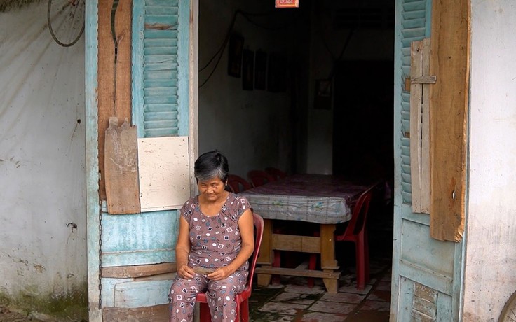 Tuổi già đau yếu với mong ước căn nhà không dột nát