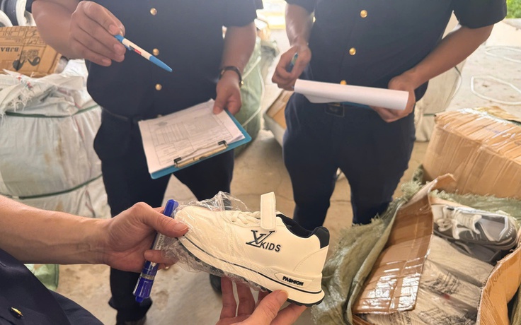 Nổi lên hiện tượng vận chuyển trái phép vàng, tiền tệ qua biên giới