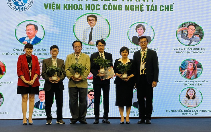 Biến 'gánh ve chai' thành công nghiệp tái chế Việt Nam