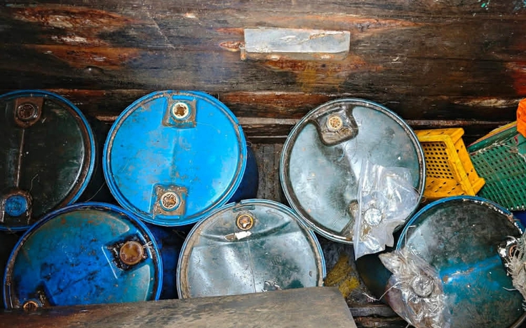 Phát hiện tàu cá tắt giám sát hành trình chở 47.000 lít dầu lậu