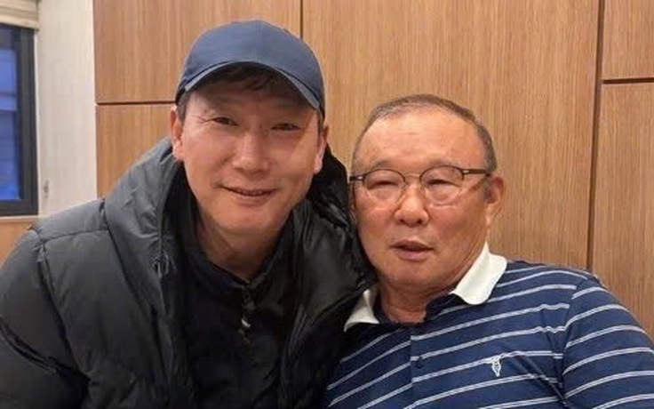 HLV Kim Sang-sik dùng từ 'vĩ đại' để ca ngợi nhân vật đã thành huyền thoại tại Việt Nam