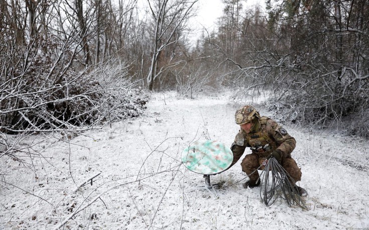 Tình báo NATO nghi ngờ Nga phát triển vũ khí diệt vệ tinh nhằm vào Starlink
