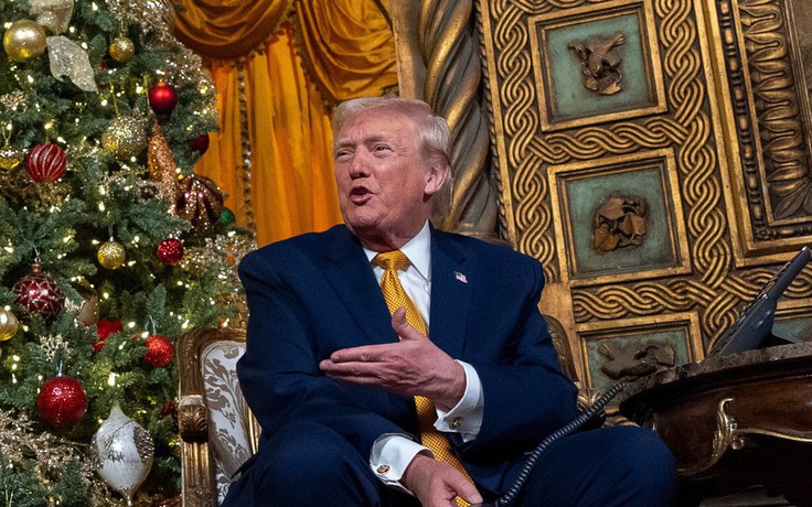 Đêm Giáng sinh, ông Trump hứa không để 'ông già Noel xấu xa' đến Mỹ