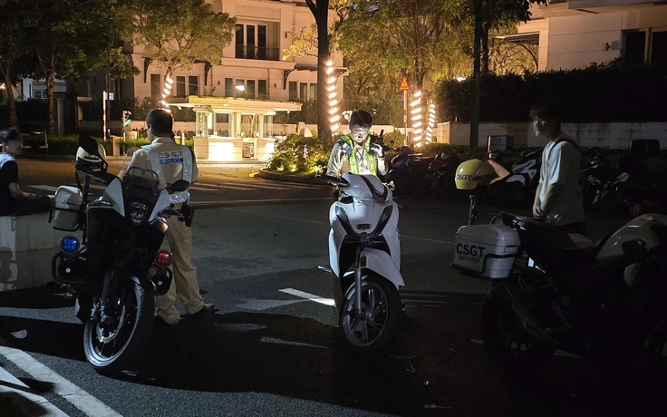 Công an 'vây ráp' nhóm thanh thiếu niên nẹt pô, lạng lách trong khu đô thị Sala