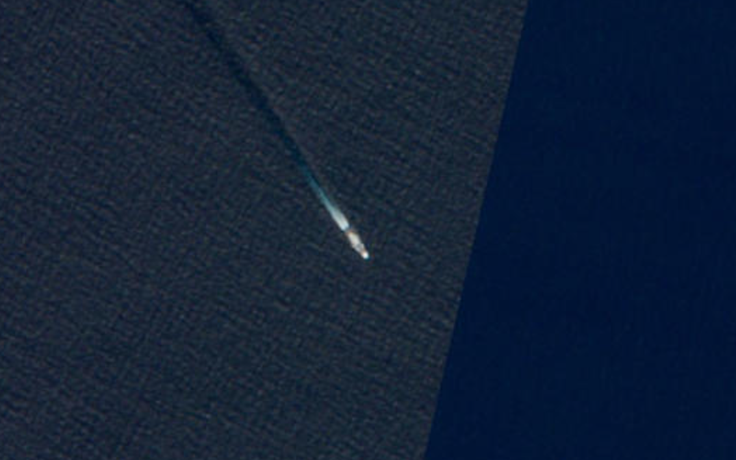 Ảnh vệ tinh chụp được đội tàu Mỹ có ‘tàu ma’ gần Venezuela