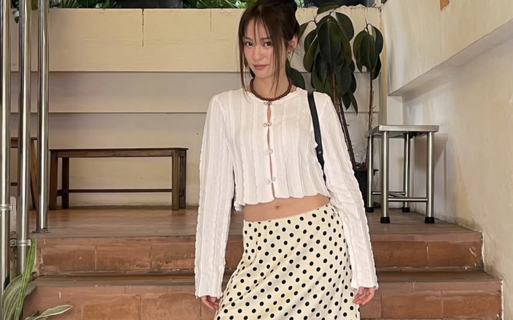 Chân váy midi nhẹ nhàng nhưng đủ tạo dấu ấn thời trang riêng