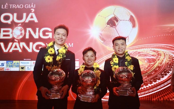 Hoàng Đức lập hat-trick Quả bóng vàng Việt Nam, Bích Thùy lần đầu nhận Quả bóng vàng nữ