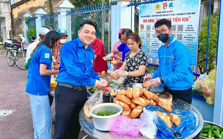 Chứng kiến người dân khám bệnh với túi tiền trống rỗng, chàng trai làm điều bất ngờ...