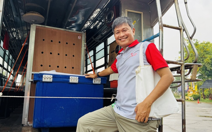 Vị tiến sĩ "giữ đường bay" cho sếu đầu đỏ