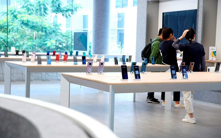 Smartphone cao cấp giảm giá trị vì AI