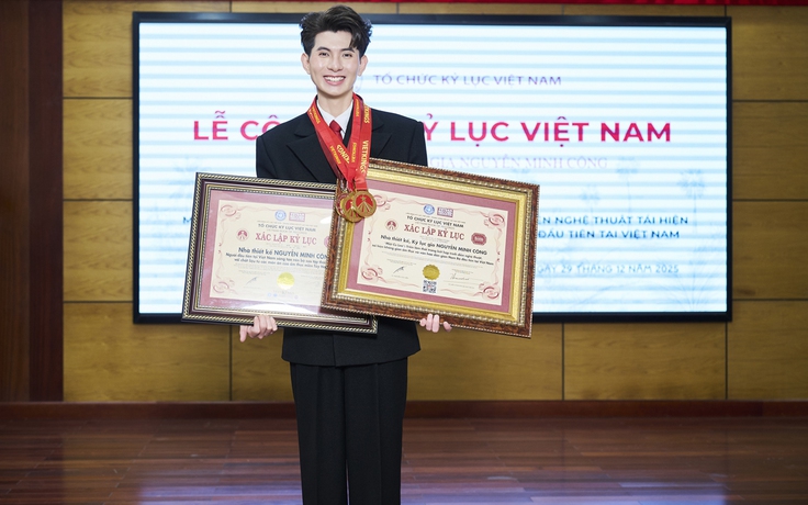 Nhà thiết kế Nguyễn Minh Công lần thứ hai nhận kỷ lục Việt Nam