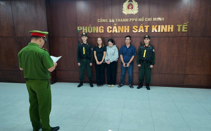 Công an TP.HCM triệt phá đường dây buôn lậu sữa whey protein quy mô lớn