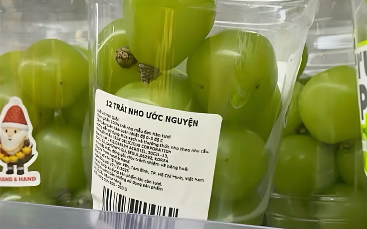 Giao thừa 2026: Trào lưu ăn '12 trái nho ước nguyện' bắt nguồn từ đâu?