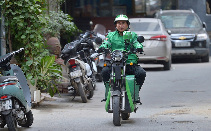 Tài xế GrabBike kể chuyện chạy xe mua nhà, gánh cả ước mơ của con